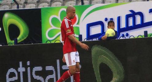 بالفيديو.. عبد الحفيظ لحكم المباراة: مبسوط؟.. عملت اللي عليك